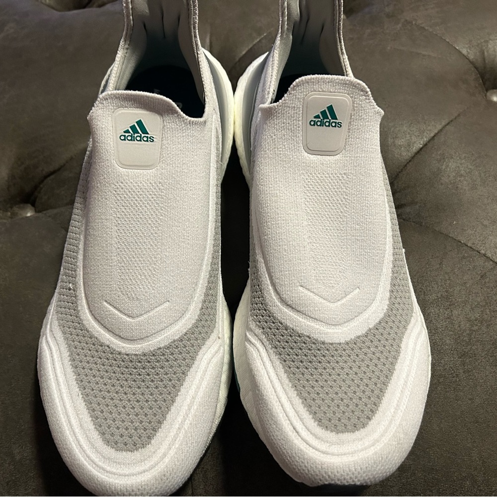 Mens adidas Sneakers Size 10